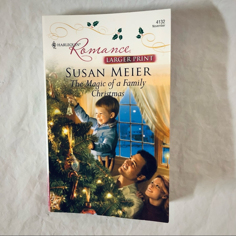 💝 LARGE PRINT Harlequin Romance The Magic of a Family Christmas by Susan Meier
